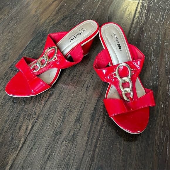 Red wedge sandal with gold detailing, Kenneth Cole Reactions, size 8W - Picture 2 of 5